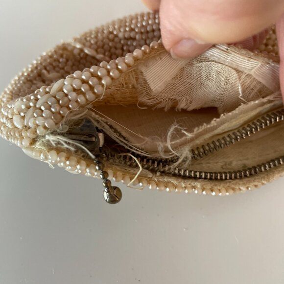 Vintage Pearl Beaded Coin Clutch Zippered Purse Made In Japan - Picture 5 of 7